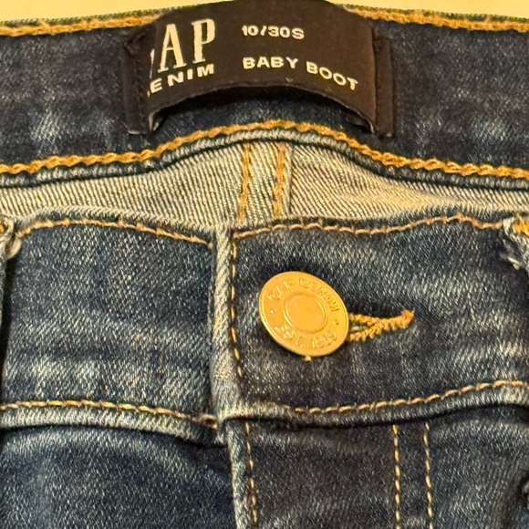 GAP Mid Rise Baby Boot Jeans - Picture 5 of 7